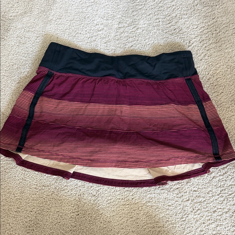 Lulu lemon striped Maroon Athletic Skirt with Black Waistband